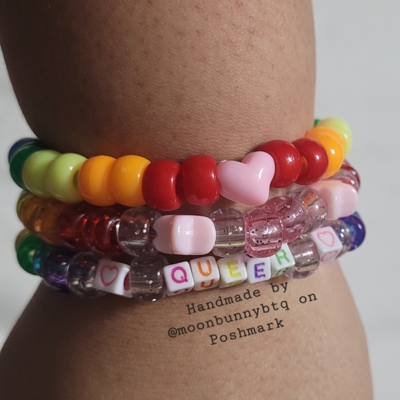 Handmade stacking bracelets "queer" LGBT pride 🏳️‍🌈 beaded kandi - Picture 2 of 9